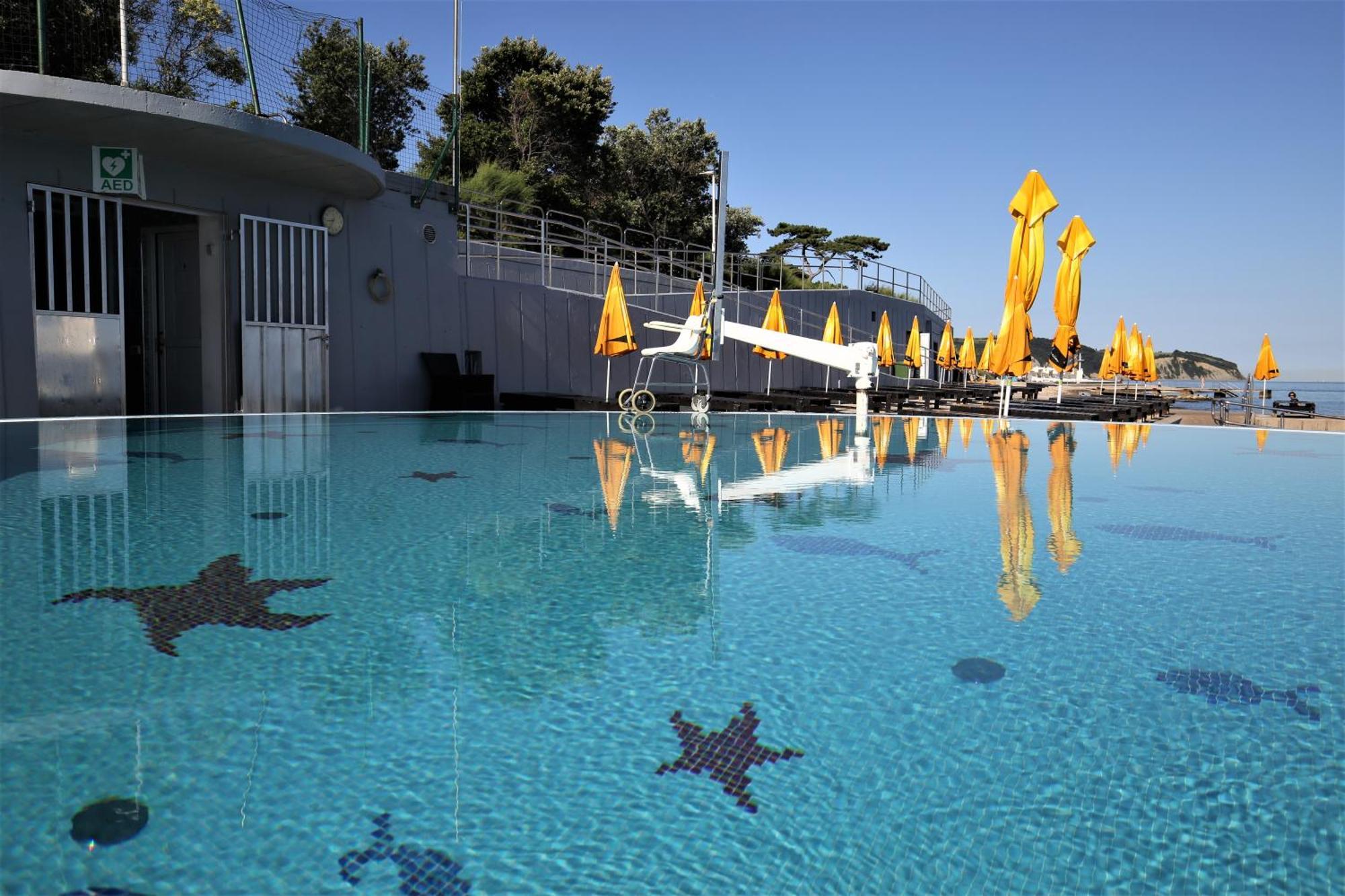 Floramare Health Resort Izola Exterior photo