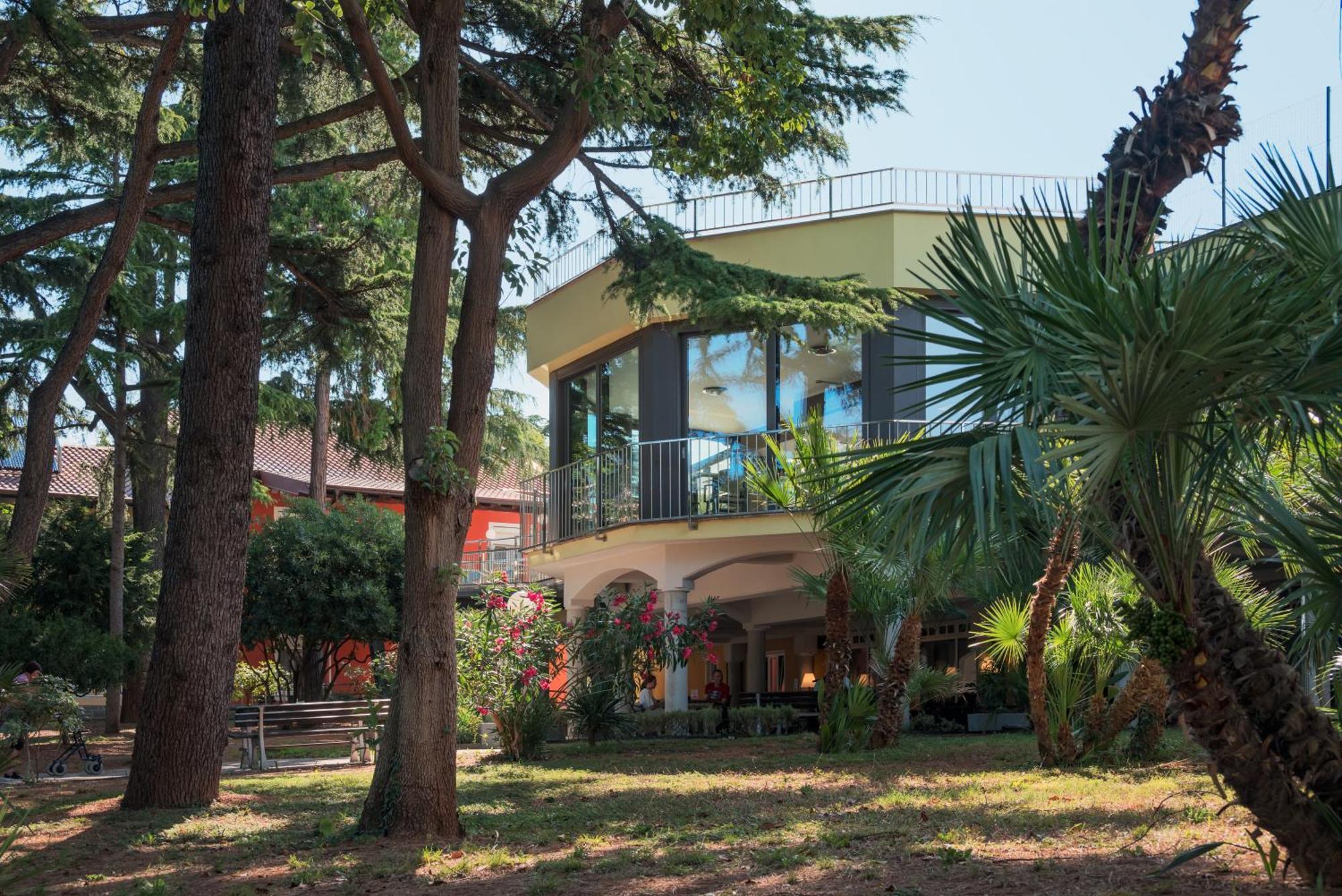 Floramare Health Resort Izola Exterior photo